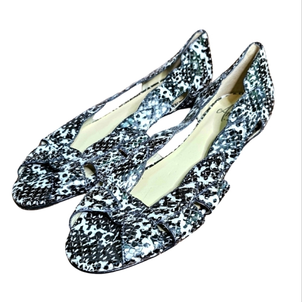 Amalfi by Rangoni Black White Peep Toe Sandals 7W
